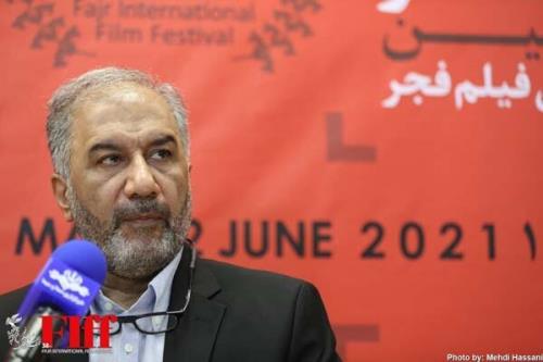 پاسخ های عسگرپور به منتقدان فجر جهانی