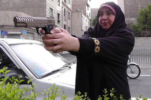 قاتل تعلیم دیده مقابل دوربین رفت