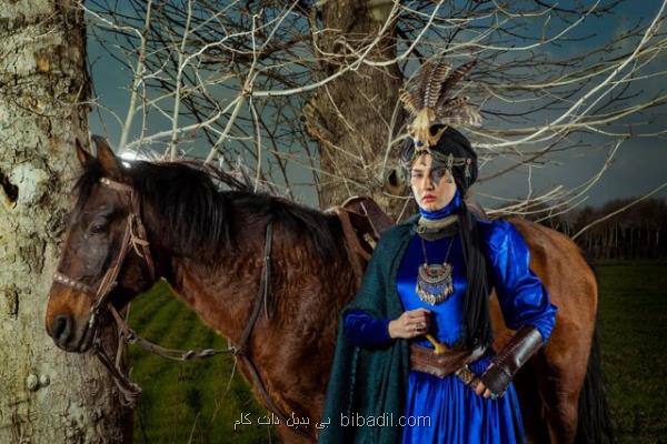 چالش یک بازیگر زن با ایفای نقش رئیس قبیله وحشیان