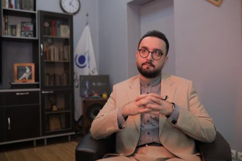 شوروحال نمایشگاه کتاب روی موج رادیو