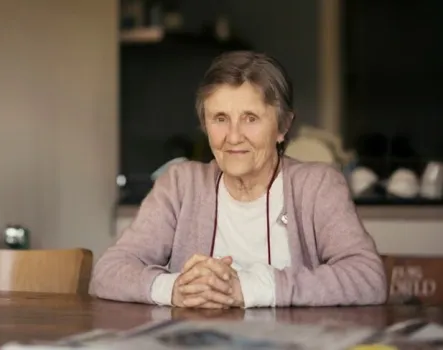 هلن گارنر با یادداشت های روزانه، برنده جایزه بیلی گیفورد شد