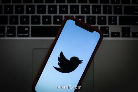 نمی توانیم روی سكوی لغزان فیس بوك و توئیتر باشیم