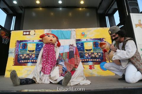 اجرای نمایش مترسك خودت باش در مناطق سیل زده