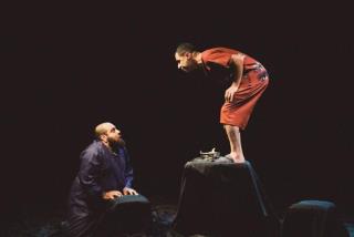 پرداختن به جریان سیال ذهن روی صحنه تئاتر، مخاطب تنبل شده است