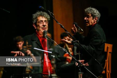 نادر مشایخی امشب میهمان رادیو نمایش می شود