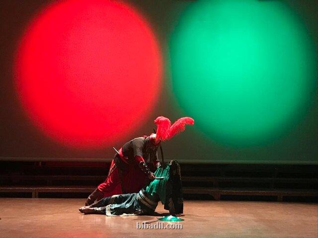 بررسی آیین های نمایشی عاشورا در بر بال تعزیه