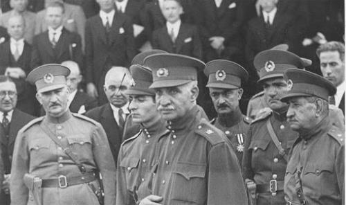 شبكه مستند به املاك رضاخان می پردازد